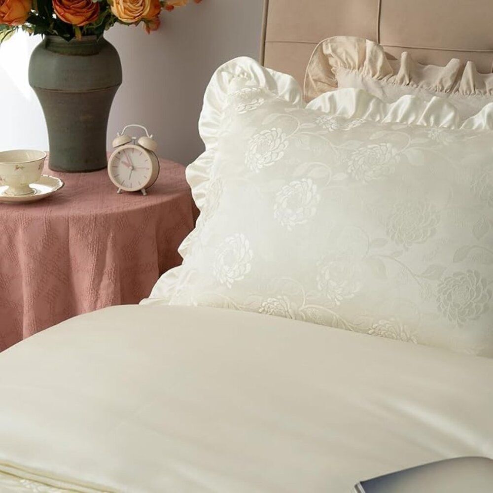 NWT Set of 2 Classic Rose Pattern Damask Decorative Pillow Shams, Ivory. - Picture 4 of 6